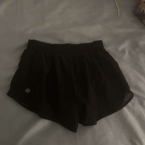 Size 2 Lululemon women’s hotty hot shorts